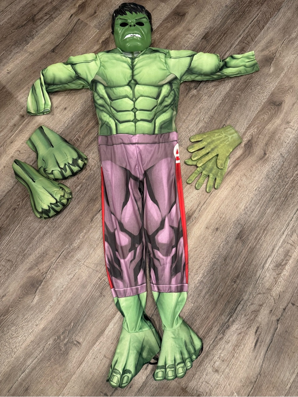 Marvel Hulk Boys Halloween Costume Size Medium with Mask, Gloves & Fists